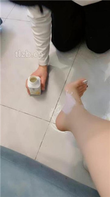 图片[11]_【可儿绳艺导师】白袜塞嘴重度虐打/骑脖/喂口水_HD绳艺资源