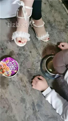 【微耀星空】梦雅S腿绞夹死变态小偷