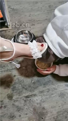 【微耀星空】梦雅S腿绞夹死变态小偷