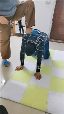【微耀星空】梦雅S腿绞夹死变态小偷