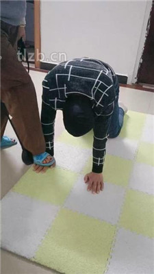 【第5风格】趁小姐姐做瑜伽舔她的脚 YC-230331-4