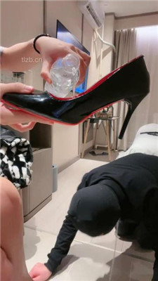 图片[13]_【琪琪美美子】跪舔黑丝裸足/骑马踩踏/赏赐圣水_HD绳艺资源