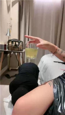 图片[15]_【琪琪美美子】跪舔黑丝裸足/骑马踩踏/赏赐圣水_HD绳艺资源