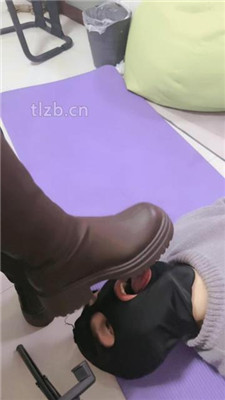 图片[4]_【瑄瑄】狂舔脏长靴鞋底白袜【上】_HD绳艺资源