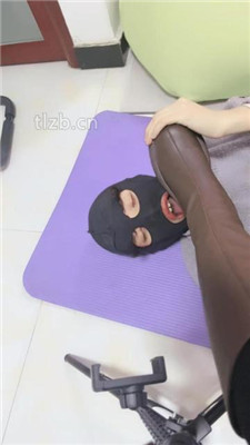 图片[2]_【瑄瑄】狂舔脏长靴鞋底白袜【下】_HD绳艺资源