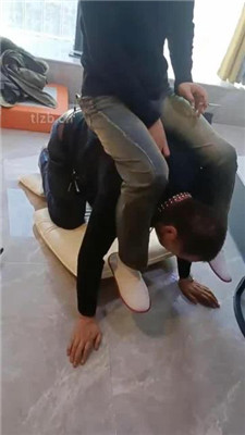 图片[19]_【平凡】长靴S胯下辱/内裤套头/跪舔裸足_HD绳艺资源