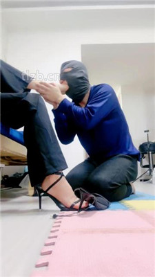 图片[9]_【兔兔大人】高跟踩踏/跪舔裸足脏鞋/腿绞_HD绳艺资源