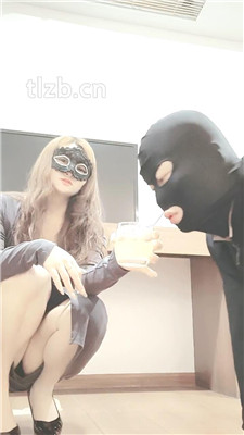 图片[17]_【灵凌】提档高跟踩踏-裸足恋足舔_HD绳艺资源