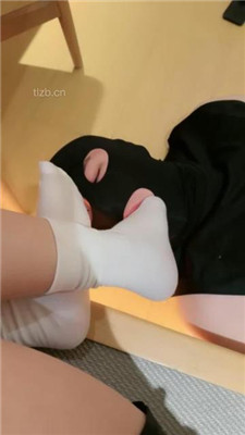 图片[9]_【花兮玥】小白鞋超脏原味白袜踩狗脸_HD绳艺资源