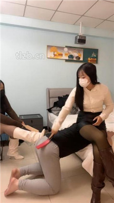 【草莓S】双S靴子女神-训诫打狗_HD绳艺资源