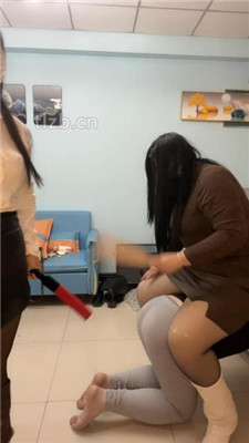 图片[4]_【草莓S】双S靴子女神-训诫打狗_HD绳艺资源