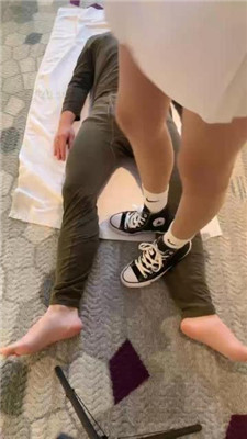 图片[8]_【武汉爱丽丝】高帮帆布鞋白袜全体重踩_HD绳艺资源