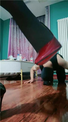 图片[2]_【长沙雪王】贱奴黑丝高跟磕头求虐_HD绳艺资源