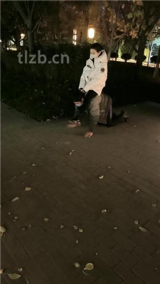 【芊芊】JK配AJ 臭袜插嘴脚耳光