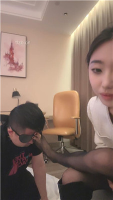 【兔粉粉】踢裆与羞辱 YC-230413-4