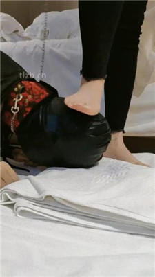 图片[9]_【玥野兔】臭白袜脚捂脸/舔脏泥巴鞋底_HD绳艺资源