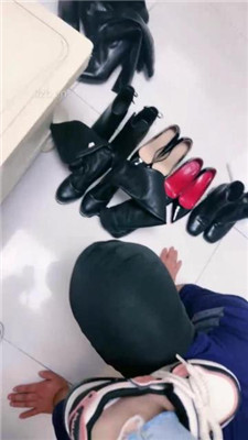 【蜜糖情侣】物化圈养奴做擦鞋器_HD绳艺资源