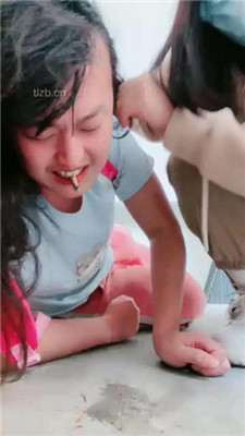 图片[17]_【桃子老师】楼梯间遛狗/踩踏碾压/揪耳朵_HD绳艺资源