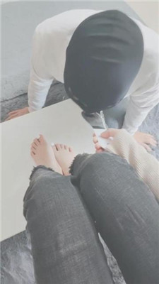 图片[2]_【云儿公主】啃吃脚皮-高跟裸足恋足舔_HD绳艺资源