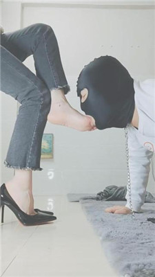 图片[10]_【云儿公主】啃吃脚皮-高跟裸足恋足舔_HD绳艺资源