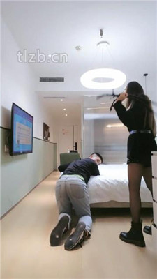 图片[11]_【重庆男神】开发路人S-抽耳光/骑马训练/短靴踩踏/黑丝脚喂酸奶_HD绳艺资源