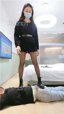 图片[12]_【重庆男神】开发路人S-抽耳光/骑马训练/短靴踩踏/黑丝脚喂酸奶_HD绳艺资源