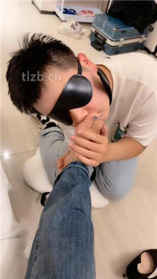 图片[15]_【苏晗】小白鞋高跟踩脚垫/跪舔白袜裸足_HD绳艺资源