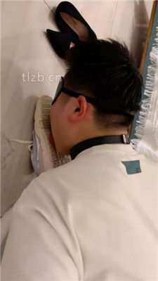 图片[18]_【苏晗】小白鞋高跟踩脚垫/跪舔白袜裸足_HD绳艺资源