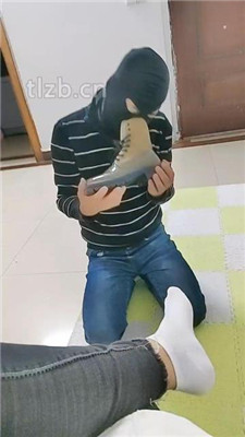 图片[3]_【广东迪迪】跪舔短靴白袜裸足【双视角版】_HD绳艺资源