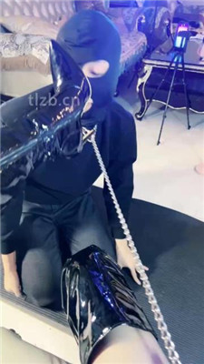 图片[9]_【陈莹斯】长靴踩踏脚垫/闻舔原味黑丝/人肉坐垫_HD绳艺资源