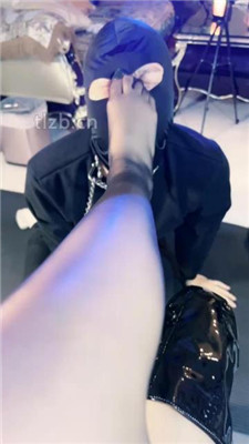 图片[14]_【陈莹斯】长靴踩踏脚垫/闻舔原味黑丝/人肉坐垫_HD绳艺资源