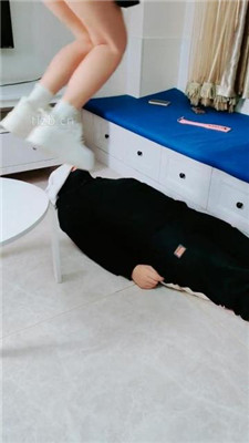 图片[4]_【萌宝儿】小白鞋白袜全体重踩踏/骑马_HD绳艺资源