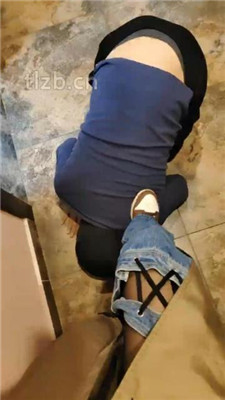 【舒苒】舔休闲板鞋原味黑丝_HD绳艺资源