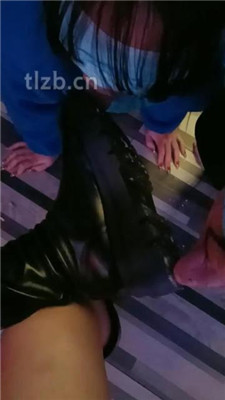 图片[18]_【爱可呀】KTV调双母畜伺候-胯下辱/舔靴恋丝足_HD绳艺资源