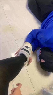 图片[5]_【精神小妹】5S群调高难度挑战踩跺/骑马钻胯/舔鞋底脚【双视角版】_HD绳艺资源