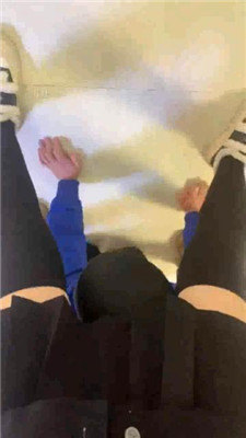 图片[11]_【精神小妹】5S群调高难度挑战踩跺/骑马钻胯/舔鞋底脚【双视角版】_HD绳艺资源