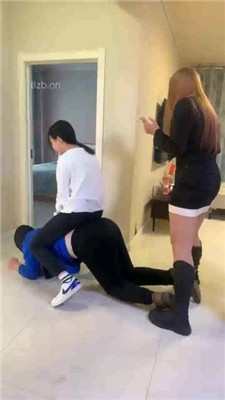 图片[12]_【精神小妹】5S群调高难度挑战踩跺/骑马钻胯/舔鞋底脚【双视角版】_HD绳艺资源