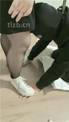 图片[7]_【樊樊】跪舔高帮脏鞋/踩狗爪/黑丝脚插嘴_HD绳艺资源