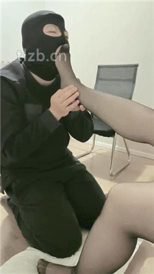 图片[13]_【樊樊】跪舔高帮脏鞋/踩狗爪/黑丝脚插嘴_HD绳艺资源