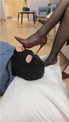 图片[11]_【桃子老师】黑丝脚插嘴踩踏-掐乳-臭脚捂脸【续集】_HD绳艺资源