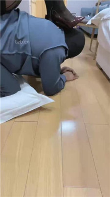 图片[15]_【桃子老师】黑丝脚插嘴踩踏-掐乳-臭脚捂脸【续集】_HD绳艺资源