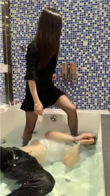 图片[15]_【宝爷】反绑艺术闻舔黑丝高跟/水底窒息_HD绳艺资源