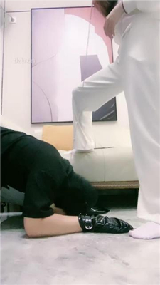 图片[15]_【小软】白袜全体重踩踏_HD绳艺资源