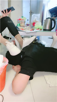 图片[8]_【薇主】奖励家奴吃圣水泡面_HD绳艺资源