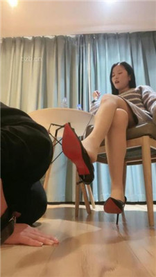 图片[3]_【漫漫】狗链遛狗/高跟臭脚恋足舔_HD绳艺资源