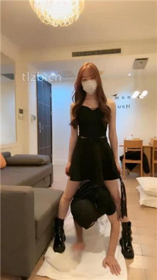 【悠米S】和姐姐玩弄毯子，鞋底喂食骑马 YC-230419-7