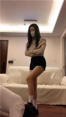 【宝爷】黑鞋白袜S-虐打踢踹抽耳光_HD绳艺资源