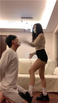 【台湾踩踏俱乐部】台灣踩踏俱乐部 蕾公主的人体鞋架践踏舞蹈