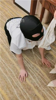 图片[2]_【青岛00后】情侣主-内裤套头/喝圣水/踩踏喂食/脚插嘴/赏赐圣水_HD绳艺资源