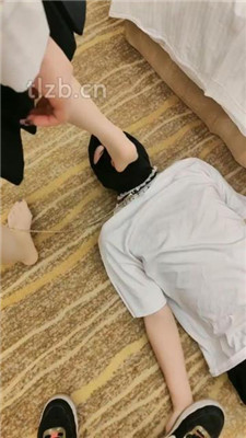 图片[18]_【青岛00后】情侣主-内裤套头/喝圣水/踩踏喂食/脚插嘴/赏赐圣水_HD绳艺资源